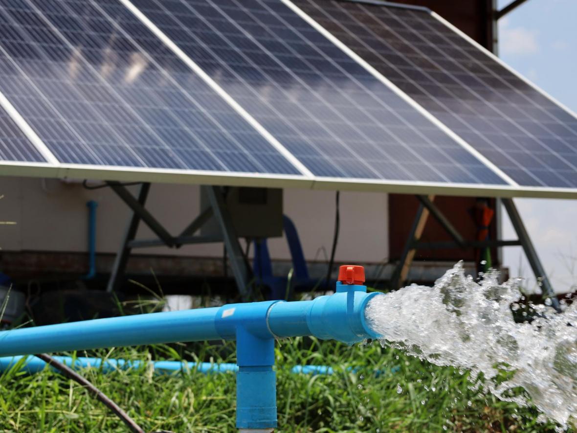 Solar Water Pump spraying water